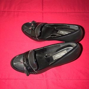 Size 7 black pumps